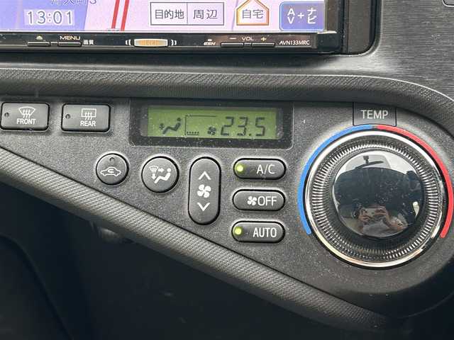 トヨタ アクア S 新潟県 2014(平26)年 5.8万km コバルトブルーメタリック 社外ナビ/(AM/FM/CD/ワンセグ)/ETC/アイドリングストップ/社外アルミホイール/AUTOライト/HIDヘッドライト/ドアバイザー/電格ミラー/プッシュスタート/スマートキー/純正フロアマット