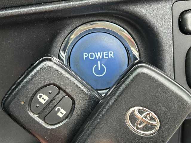 トヨタ アクア S 新潟県 2014(平26)年 5.8万km コバルトブルーメタリック 社外ナビ/(AM/FM/CD/ワンセグ)/ETC/アイドリングストップ/社外アルミホイール/AUTOライト/HIDヘッドライト/ドアバイザー/電格ミラー/プッシュスタート/スマートキー/純正フロアマット