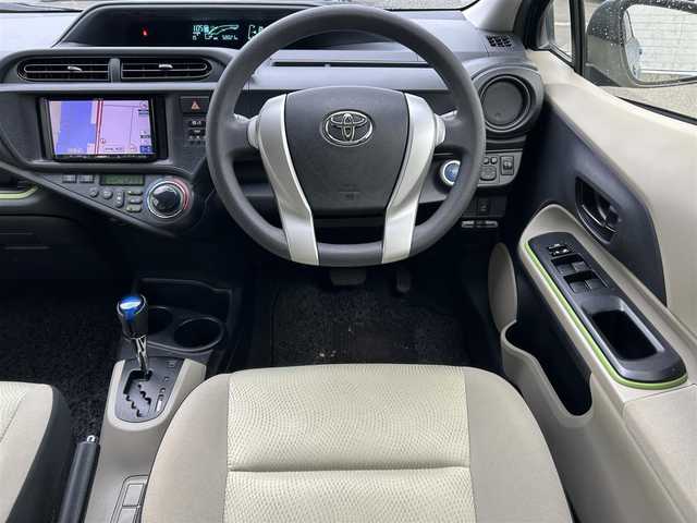 トヨタ アクア S 新潟県 2014(平26)年 5.8万km コバルトブルーメタリック 社外ナビ/(AM/FM/CD/ワンセグ)/ETC/アイドリングストップ/社外アルミホイール/AUTOライト/HIDヘッドライト/ドアバイザー/電格ミラー/プッシュスタート/スマートキー/純正フロアマット