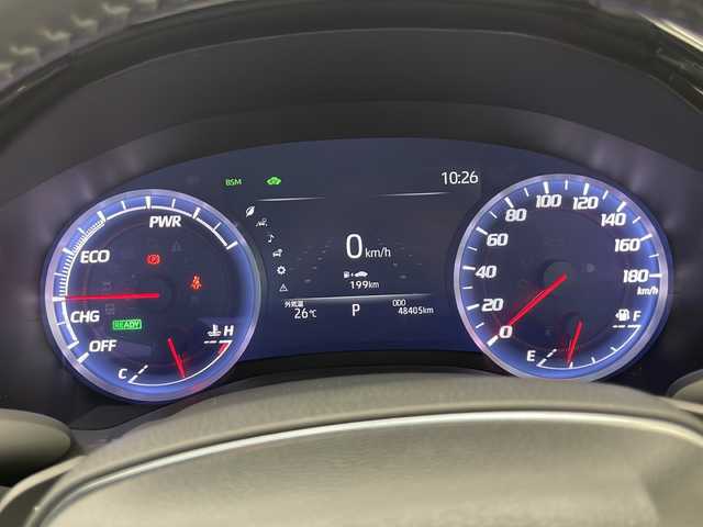 トヨタ クラウン ハイブリッド S Cパッケージ 千葉県 2018(平30)年 4.9万km ホワイトパールクリスタルシャイン 純正ナビ/　CD/DVD/フルセグTV/Bluetooth/トヨタセーフティセンス/レーダークルーズコントロール/レーンキープアシスト/衝突軽減ブレーキ/クリアランスソナー/先行車発進警報/ロードサインアシスト/ヘッドアップディスプレイ/ブラインドスポットモニター/オートハイビーム/電動パーキング/オートホールド/前席パワーシート/前席シートヒーター/ステアリングヒーター/ETC/パドルシフト/LEDライト/フォグランプ/フロアマット/ドアバイザー/純正アルミホイール