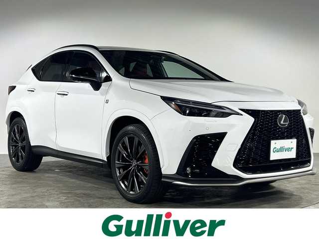 レクサス ＮＸ 350 Fスポーツ 福岡県 2022(令4)年 2.6万km ホワイトノーヴァガラスフレーク サンルーフ/純正14インチディスプレイオーディオ/・ナビ/CD/DVD/BT/HDMI/フルセグTV/・パノラミックビューモニター/レクサスセーフティシステム＋/赤革シート/・シートヒーター/ベンチレーション（D/N）/・パワーシート（D/N)/デジタルインナーミラー/ヘッドアップディスプレイ/ドライブレコーダー前後/ETC2.0/革巻きステアリング/・ステアリングリモコン/・ステアリングヒータ/パドルシフト/置くだけ充電/パワーバックドア/3眼LEDヘッドライト/・オートライト/・フォグランプ/純正20インチアルミホイール