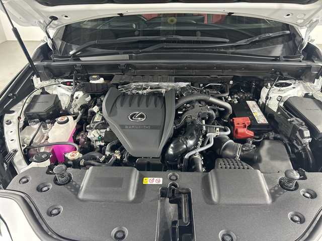レクサス ＮＸ 350 Fスポーツ 福岡県 2022(令4)年 2.6万km ホワイトノーヴァガラスフレーク サンルーフ/純正14インチディスプレイオーディオ/・ナビ/CD/DVD/BT/HDMI/フルセグTV/・パノラミックビューモニター/レクサスセーフティシステム＋/赤革シート/・シートヒーター/ベンチレーション（D/N）/・パワーシート（D/N)/デジタルインナーミラー/ヘッドアップディスプレイ/ドライブレコーダー前後/ETC2.0/革巻きステアリング/・ステアリングリモコン/・ステアリングヒータ/パドルシフト/置くだけ充電/パワーバックドア/3眼LEDヘッドライト/・オートライト/・フォグランプ/純正20インチアルミホイール