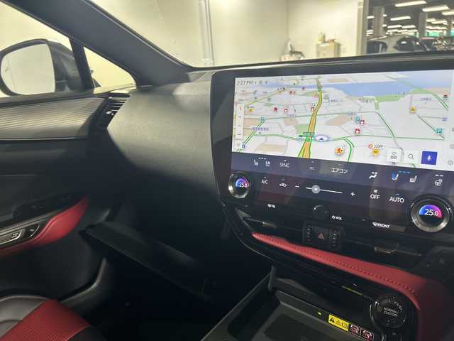 レクサス ＮＸ 350 Fスポーツ 福岡県 2022(令4)年 2.6万km ホワイトノーヴァガラスフレーク サンルーフ/純正14インチディスプレイオーディオ/・ナビ/CD/DVD/BT/HDMI/フルセグTV/・パノラミックビューモニター/レクサスセーフティシステム＋/赤革シート/・シートヒーター/ベンチレーション（D/N）/・パワーシート（D/N)/デジタルインナーミラー/ヘッドアップディスプレイ/ドライブレコーダー前後/ETC2.0/革巻きステアリング/・ステアリングリモコン/・ステアリングヒータ/パドルシフト/置くだけ充電/パワーバックドア/3眼LEDヘッドライト/・オートライト/・フォグランプ/純正20インチアルミホイール