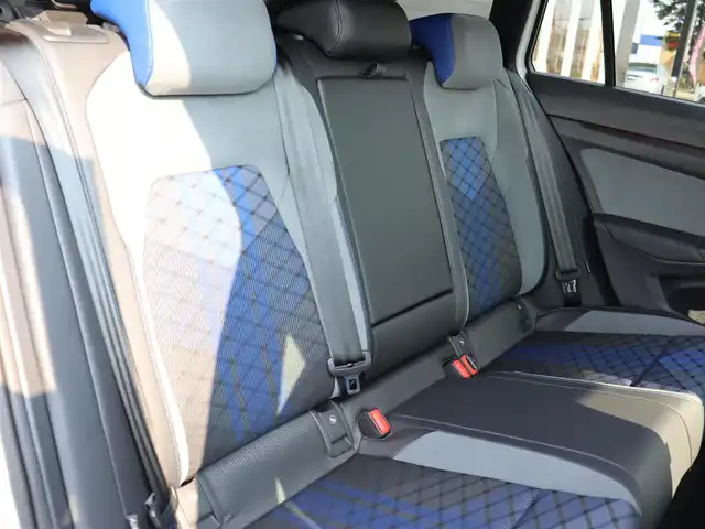 フォルクスワーゲン ＶＷ ゴルフＲヴァリアント TSI 4モーション 宮城県 2023(令5)年 3.3万km 白 純正ナビＴＶ・フルセグ/・BT・androidauto・appleCarplay・mirrorlink/IQドライブ/・プリクラッシュブレーキシステム/・ドライバー疲労検知/・レーンチェンジアシストシステム/液晶コンビネーションメーター/アダプティブクルーズコントロール/Ｒ専用スポーツシート/・左右シートヒーター/ステアリングヒーター/バックカメラ/パークアシスト/パドルシフト/ヘッドアップディスプレイ/ドライブモードセレクト/ＥＴＣ２．０/パワーバックドア/ワイヤレス充電/オートブレーキホールド/IQライト/オートハイビーム
