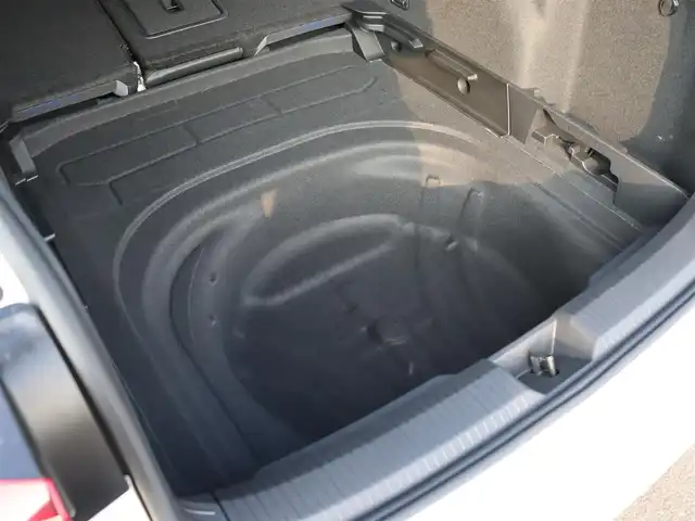 フォルクスワーゲン ＶＷ ゴルフＲヴァリアント TSI 4モーション 宮城県 2023(令5)年 3.3万km 白 純正ナビＴＶ・フルセグ/・BT・androidauto・appleCarplay・mirrorlink/IQドライブ/・プリクラッシュブレーキシステム/・ドライバー疲労検知/・レーンチェンジアシストシステム/液晶コンビネーションメーター/アダプティブクルーズコントロール/Ｒ専用スポーツシート/・左右シートヒーター/ステアリングヒーター/バックカメラ/パークアシスト/パドルシフト/ヘッドアップディスプレイ/ドライブモードセレクト/ＥＴＣ２．０/パワーバックドア/ワイヤレス充電/オートブレーキホールド/IQライト/オートハイビーム