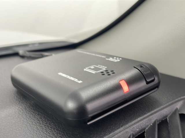 トヨタ ライズ Z 茨城県 2023(令5)年 2.1万km ブラックマイカメタリック/シャイニングホワイトパール 衝突軽減ブレーキ/SDナビ/全周囲カメラ/アダプティブクルーズコントロール/LEDオートライト/シートヒーター/純正フロアマット/純正17インチアルミホイール/オートブレーキホールド/スマートキー2本/ETC/禁煙車