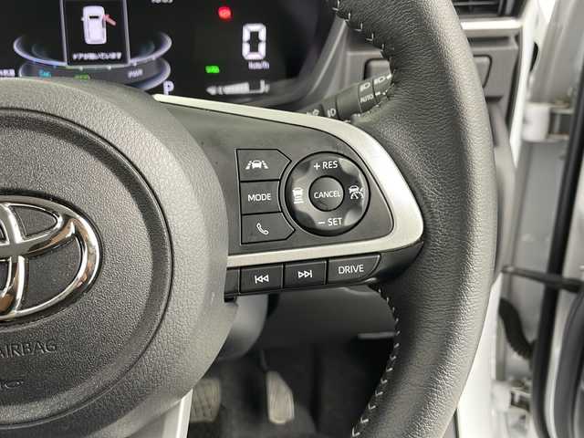 トヨタ ライズ Z 茨城県 2023(令5)年 2.1万km ブラックマイカメタリック/シャイニングホワイトパール 衝突軽減ブレーキ/SDナビ/全周囲カメラ/アダプティブクルーズコントロール/LEDオートライト/シートヒーター/純正フロアマット/純正17インチアルミホイール/オートブレーキホールド/スマートキー2本/ETC/禁煙車