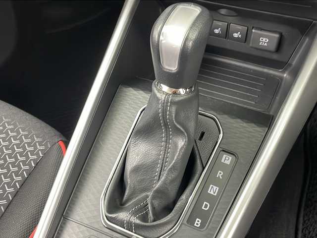 トヨタ ライズ Z 茨城県 2023(令5)年 2.1万km ブラックマイカメタリック/シャイニングホワイトパール 衝突軽減ブレーキ/SDナビ/全周囲カメラ/アダプティブクルーズコントロール/LEDオートライト/シートヒーター/純正フロアマット/純正17インチアルミホイール/オートブレーキホールド/スマートキー2本/ETC/禁煙車