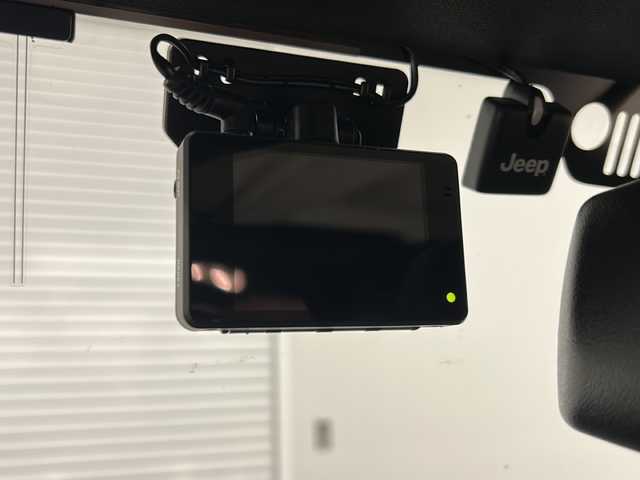クライスラー・ジープ ジープ ラングラー アンリミテッド スポーツ 熊本県 2017(平29)年 7.1万km 黒 社外メモリナビ（ＣＤ/ラジオ/ＢＴ/フルセグ）/バックカメラ/ＥＴＣ/ドライブレコーダー/クルーズコントロール/ステアリングスイッチ/横滑り防止装置/リモコンキー×２/純正18インチＡＷ/ドアバイザー/純正ゴムマット