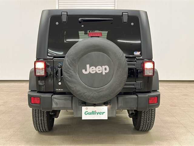 クライスラー・ジープ ジープ ラングラー アンリミテッド スポーツ 熊本県 2017(平29)年 7.1万km 黒 社外メモリナビ（ＣＤ/ラジオ/ＢＴ/フルセグ）/バックカメラ/ＥＴＣ/ドライブレコーダー/クルーズコントロール/ステアリングスイッチ/横滑り防止装置/リモコンキー×２/純正18インチＡＷ/ドアバイザー/純正ゴムマット