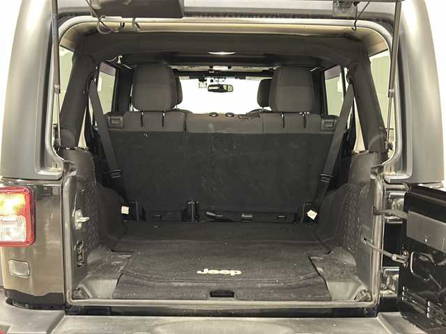 クライスラー・ジープ ジープ ラングラー アンリミテッド スポーツ 熊本県 2017(平29)年 7.1万km 黒 社外メモリナビ（ＣＤ/ラジオ/ＢＴ/フルセグ）/バックカメラ/ＥＴＣ/ドライブレコーダー/クルーズコントロール/ステアリングスイッチ/横滑り防止装置/リモコンキー×２/純正18インチＡＷ/ドアバイザー/純正ゴムマット