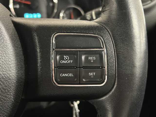 クライスラー・ジープ ジープ ラングラー アンリミテッド スポーツ 熊本県 2017(平29)年 7.1万km 黒 社外メモリナビ（ＣＤ/ラジオ/ＢＴ/フルセグ）/バックカメラ/ＥＴＣ/ドライブレコーダー/クルーズコントロール/ステアリングスイッチ/横滑り防止装置/リモコンキー×２/純正18インチＡＷ/ドアバイザー/純正ゴムマット