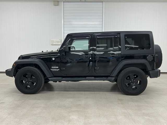 クライスラー・ジープ ジープ ラングラー アンリミテッド スポーツ 熊本県 2017(平29)年 7.1万km 黒 社外メモリナビ（ＣＤ/ラジオ/ＢＴ/フルセグ）/バックカメラ/ＥＴＣ/ドライブレコーダー/クルーズコントロール/ステアリングスイッチ/横滑り防止装置/リモコンキー×２/純正18インチＡＷ/ドアバイザー/純正ゴムマット