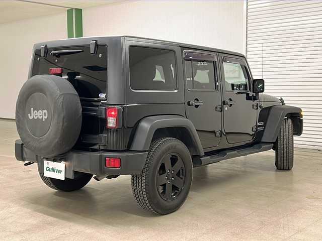 クライスラー・ジープ ジープ ラングラー アンリミテッド スポーツ 熊本県 2017(平29)年 7.1万km 黒 社外メモリナビ（ＣＤ/ラジオ/ＢＴ/フルセグ）/バックカメラ/ＥＴＣ/ドライブレコーダー/クルーズコントロール/ステアリングスイッチ/横滑り防止装置/リモコンキー×２/純正18インチＡＷ/ドアバイザー/純正ゴムマット