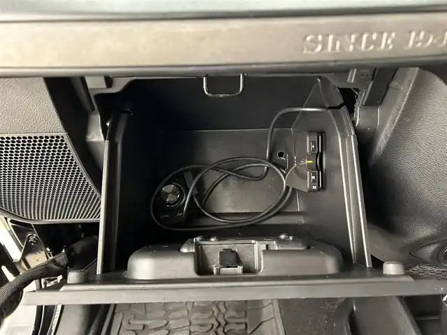 クライスラー・ジープ ジープ ラングラー アンリミテッド スポーツ 岡山県 2017(平29)年 7.1万km ブラック 社外メモリナビ（ＣＤ/ラジオ/ＢＴ/フルセグ）/バックカメラ/ＥＴＣ/ドライブレコーダー/クルーズコントロール/ステアリングスイッチ/横滑り防止装置/リモコンキー×２/純正18インチＡＷ/ドアバイザー/純正ゴムマット