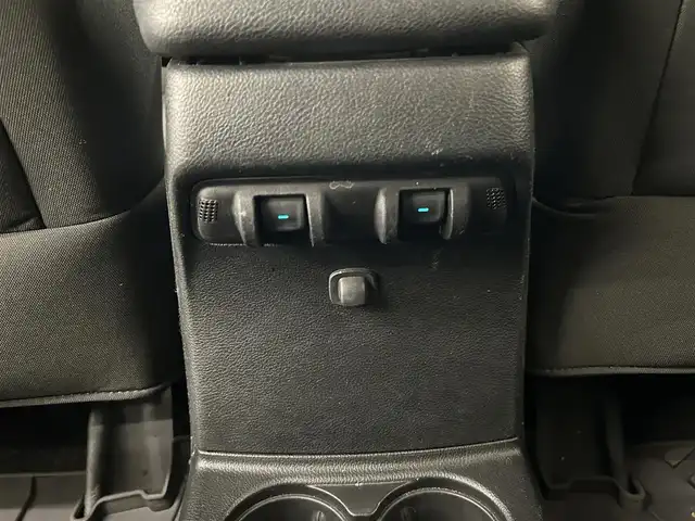 クライスラー・ジープ ジープ ラングラー アンリミテッド スポーツ 岡山県 2017(平29)年 7.1万km ブラック 社外メモリナビ（ＣＤ/ラジオ/ＢＴ/フルセグ）/バックカメラ/ＥＴＣ/ドライブレコーダー/クルーズコントロール/ステアリングスイッチ/横滑り防止装置/リモコンキー×２/純正18インチＡＷ/ドアバイザー/純正ゴムマット