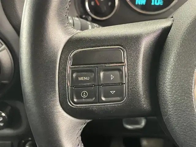 クライスラー・ジープ ジープ ラングラー アンリミテッド スポーツ 岡山県 2017(平29)年 7.1万km ブラック 社外メモリナビ（ＣＤ/ラジオ/ＢＴ/フルセグ）/バックカメラ/ＥＴＣ/ドライブレコーダー/クルーズコントロール/ステアリングスイッチ/横滑り防止装置/リモコンキー×２/純正18インチＡＷ/ドアバイザー/純正ゴムマット