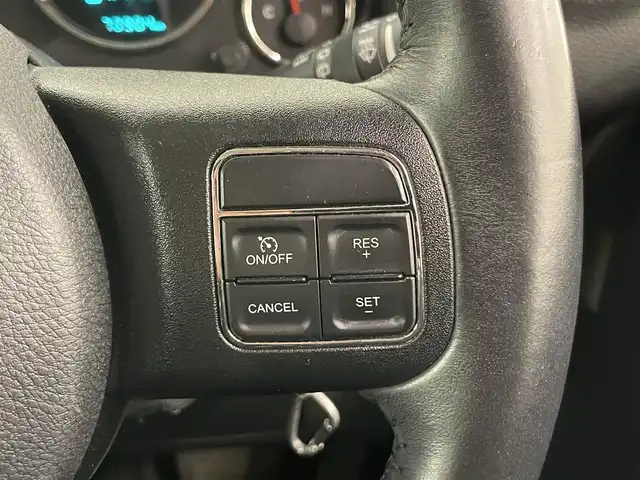 クライスラー・ジープ ジープ ラングラー アンリミテッド スポーツ 岡山県 2017(平29)年 7.1万km ブラック 社外メモリナビ（ＣＤ/ラジオ/ＢＴ/フルセグ）/バックカメラ/ＥＴＣ/ドライブレコーダー/クルーズコントロール/ステアリングスイッチ/横滑り防止装置/リモコンキー×２/純正18インチＡＷ/ドアバイザー/純正ゴムマット