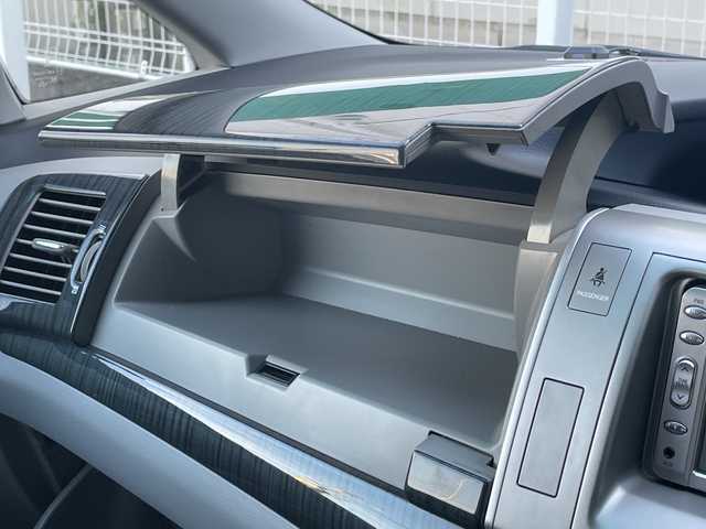 トヨタ エスティマ アエラス 愛知県 2006(平18)年 11万km ブラック /革巻きステア/ステアスイッチ/パワスラ/純正フロアマット/純正ドアバイザー/照明付きバニティミラー/HIDオートライト/フォグ/ETC/プッシュスタート/スマートキー