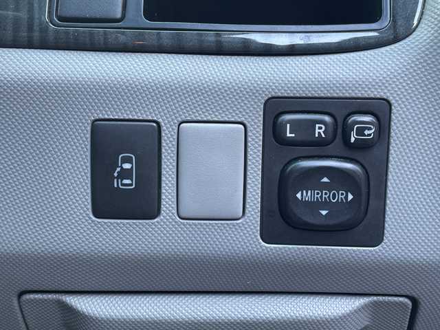 トヨタ エスティマ アエラス 愛知県 2006(平18)年 11万km ブラック /革巻きステア/ステアスイッチ/パワスラ/純正フロアマット/純正ドアバイザー/照明付きバニティミラー/HIDオートライト/フォグ/ETC/プッシュスタート/スマートキー