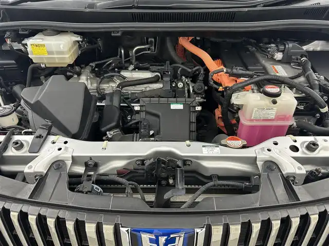 トヨタ エスクァイア ハイブリッド Gi 千葉県 2016(平28)年 6万km シルバーM 禁煙車/トヨタセーフティセンス/・先行車発進システム/・レーンディパーチャーアラート/・クルーズコントロール/両側電動ドア/純正９インチメモリナビ/・型番：NSZT-Y66T/・CD/DVD/Bluetooth/フルセグTV/・バックカメラ/・ビルトインETC/革巻きステアリング/・ステアリングスイッチ/レザーシート/・DNシートヒーター/左右独立エアコン/純正フロアマット/純正１５インチAW/オートライト/・オートマチックハイビーム/・LEDヘッドライト/・LEDフォグランプ