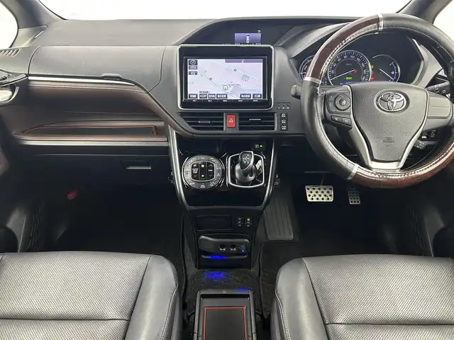 トヨタ エスクァイア ハイブリッド Gi 千葉県 2016(平28)年 6万km シルバーM 禁煙車/トヨタセーフティセンス/・先行車発進システム/・レーンディパーチャーアラート/・クルーズコントロール/両側電動ドア/純正９インチメモリナビ/・型番：NSZT-Y66T/・CD/DVD/Bluetooth/フルセグTV/・バックカメラ/・ビルトインETC/革巻きステアリング/・ステアリングスイッチ/レザーシート/・DNシートヒーター/左右独立エアコン/純正フロアマット/純正１５インチAW/オートライト/・オートマチックハイビーム/・LEDヘッドライト/・LEDフォグランプ