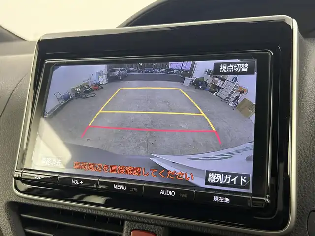 トヨタ エスクァイア ハイブリッド Gi 千葉県 2016(平28)年 6万km シルバーM 禁煙車/トヨタセーフティセンス/・先行車発進システム/・レーンディパーチャーアラート/・クルーズコントロール/両側電動ドア/純正９インチメモリナビ/・型番：NSZT-Y66T/・CD/DVD/Bluetooth/フルセグTV/・バックカメラ/・ビルトインETC/革巻きステアリング/・ステアリングスイッチ/レザーシート/・DNシートヒーター/左右独立エアコン/純正フロアマット/純正１５インチAW/オートライト/・オートマチックハイビーム/・LEDヘッドライト/・LEDフォグランプ