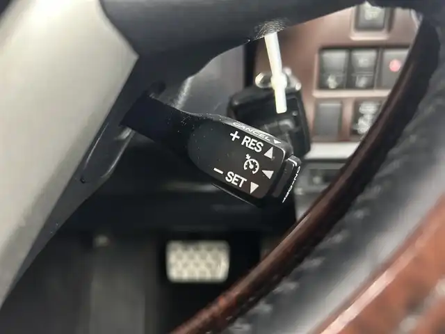 トヨタ エスクァイア ハイブリッド Gi 千葉県 2016(平28)年 6万km シルバーM 禁煙車/トヨタセーフティセンス/・先行車発進システム/・レーンディパーチャーアラート/・クルーズコントロール/両側電動ドア/純正９インチメモリナビ/・型番：NSZT-Y66T/・CD/DVD/Bluetooth/フルセグTV/・バックカメラ/・ビルトインETC/革巻きステアリング/・ステアリングスイッチ/レザーシート/・DNシートヒーター/左右独立エアコン/純正フロアマット/純正１５インチAW/オートライト/・オートマチックハイビーム/・LEDヘッドライト/・LEDフォグランプ