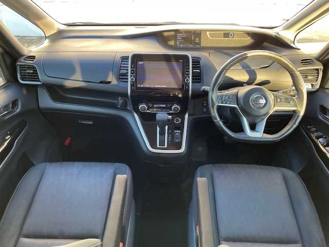 日産 セレナ ハイウェイスター G 富山県 2016(平28)年 10.8万km ダイヤモンドブラック フリップダウンモニター/純正9インチナビ/CD/DVD/TV/SD/Bluetooth/アラウンドビューモニター/プロパイロット/両側パワースライドドア/ETC/電子パーキングブレーキ/TVキャンセラー/前席シートヒーター/プッシュスタート/スマートキー/スペアキー１本/取説