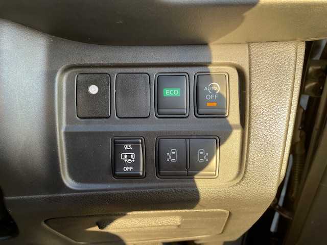 日産 セレナ ハイウェイスター G 富山県 2016(平28)年 10.8万km ダイヤモンドブラック フリップダウンモニター/純正9インチナビ/CD/DVD/TV/SD/Bluetooth/アラウンドビューモニター/プロパイロット/両側パワースライドドア/ETC/電子パーキングブレーキ/TVキャンセラー/前席シートヒーター/プッシュスタート/スマートキー/スペアキー１本/取説