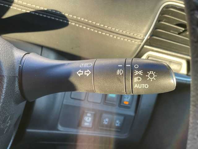 日産 セレナ ハイウェイスター G 富山県 2016(平28)年 10.8万km ダイヤモンドブラック フリップダウンモニター/純正9インチナビ/CD/DVD/TV/SD/Bluetooth/アラウンドビューモニター/プロパイロット/両側パワースライドドア/ETC/電子パーキングブレーキ/TVキャンセラー/前席シートヒーター/プッシュスタート/スマートキー/スペアキー１本/取説