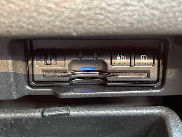 日産 セレナ ハイウェイスター G 富山県 2016(平28)年 10.8万km ダイヤモンドブラック フリップダウンモニター/純正9インチナビ/CD/DVD/TV/SD/Bluetooth/アラウンドビューモニター/プロパイロット/両側パワースライドドア/ETC/電子パーキングブレーキ/TVキャンセラー/前席シートヒーター/プッシュスタート/スマートキー/スペアキー１本/取説