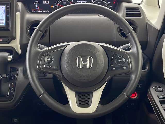 ホンダ Ｎ ＢＯＸ L ターボ 秋田県 2022(令4)年 2万km プラチナホワイトパール 純正ナビ【FM/AM/BT/CD】 /両側パワースライドドア  /ETC /バックカメラ　/前後ドライブレコーダー　/クリアランスソナー　/横滑り防止装置　/ブレーキホールド　/自動パーキングブレーキ　/衝突被害軽減システム　/コーナーセンサー /オートエアコン /前席シートヒーター/革巻きステアリング/ホンダECON/ステアリングリモコン/クルーズコントロール/パドルシフト/オートライト/ライトレベライザー /スマートキー/プッシュスタート /USBポート/純正フロアマット/リアサンシェード /サイドバイザー /社外AW/ウィンカーミラー
