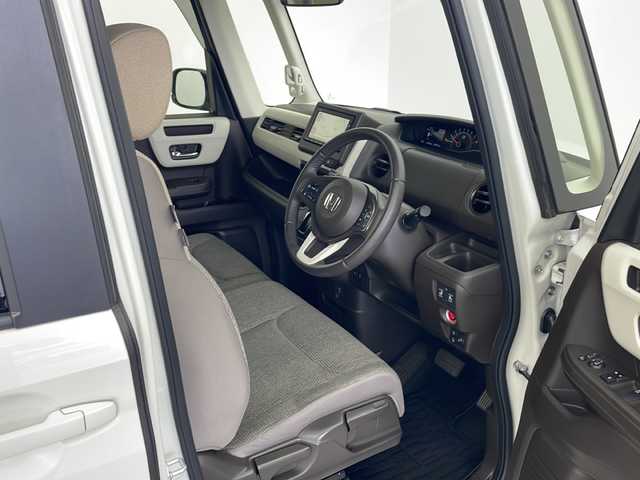 ホンダ Ｎ ＢＯＸ L ターボ 秋田県 2022(令4)年 2万km プラチナホワイトパール 純正ナビ【FM/AM/BT/CD】 /両側パワースライドドア  /ETC /バックカメラ　/前後ドライブレコーダー　/クリアランスソナー　/横滑り防止装置　/ブレーキホールド　/自動パーキングブレーキ　/衝突被害軽減システム　/コーナーセンサー /オートエアコン /前席シートヒーター/革巻きステアリング/ホンダECON/ステアリングリモコン/クルーズコントロール/パドルシフト/オートライト/ライトレベライザー /スマートキー/プッシュスタート /USBポート/純正フロアマット/リアサンシェード /サイドバイザー /社外AW/ウィンカーミラー