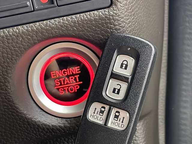 ホンダ Ｎ ＢＯＸ L ターボ 秋田県 2022(令4)年 2万km プラチナホワイトパール 純正ナビ【FM/AM/BT/CD】 /両側パワースライドドア  /ETC /バックカメラ　/前後ドライブレコーダー　/クリアランスソナー　/横滑り防止装置　/ブレーキホールド　/自動パーキングブレーキ　/衝突被害軽減システム　/コーナーセンサー /オートエアコン /前席シートヒーター/革巻きステアリング/ホンダECON/ステアリングリモコン/クルーズコントロール/パドルシフト/オートライト/ライトレベライザー /スマートキー/プッシュスタート /USBポート/純正フロアマット/リアサンシェード /サイドバイザー /社外AW/ウィンカーミラー