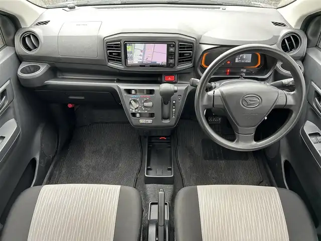 ダイハツ ミラ イース B SAⅢ 滋賀県 2020(令2)年 6万km スカイブルーメタリック ガソリン/2WD(FF)/CVT/７インチ社外ナビ【AVIC-RW503】/（FM/AM/CD/DVD/フルセグ/Bluetooth）/バックカメラ/ETC/スマートアシスト３/・衝突回避支援システム/・プリクラッシュブレーキアシスト	/・衝突警報機能/電動格納ミラー/アイドリングストップ/ハロゲンライト/ヘッドライトライトレベリング/リモコンキー/スペアキー/純正フロアマット/ドアバイザー