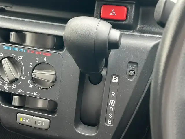 ダイハツ ミラ イース B SAⅢ 滋賀県 2020(令2)年 6万km スカイブルーメタリック ガソリン/2WD(FF)/CVT/７インチ社外ナビ【AVIC-RW503】/（FM/AM/CD/DVD/フルセグ/Bluetooth）/バックカメラ/ETC/スマートアシスト３/・衝突回避支援システム/・プリクラッシュブレーキアシスト	/・衝突警報機能/電動格納ミラー/アイドリングストップ/ハロゲンライト/ヘッドライトライトレベリング/リモコンキー/スペアキー/純正フロアマット/ドアバイザー