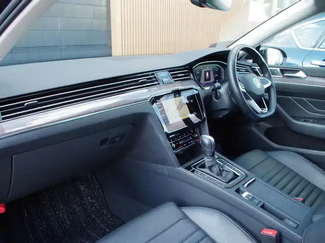 フォルクスワーゲン ＶＷ パサート ヴァリアント TDIエレガンス アドバンス 埼玉県 2023(令5)年 1.2万km 黒 ブラックレザーシート/アダプティブクルーズコントロール/CarPlay/Android Auto/パークセンサー/ブラインドスポットモニター/全周囲カメラ/Discover Pro/デジタルメーター/ETC/フルセグTV/シートヒーター/シートメモリー機能