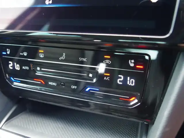 フォルクスワーゲン ＶＷ パサート ヴァリアント TDIエレガンス アドバンス 埼玉県 2023(令5)年 1.2万km 黒 ブラックレザーシート/アダプティブクルーズコントロール/CarPlay/Android Auto/パークセンサー/ブラインドスポットモニター/全周囲カメラ/Discover Pro/デジタルメーター/ETC/フルセグTV/シートヒーター/シートメモリー機能