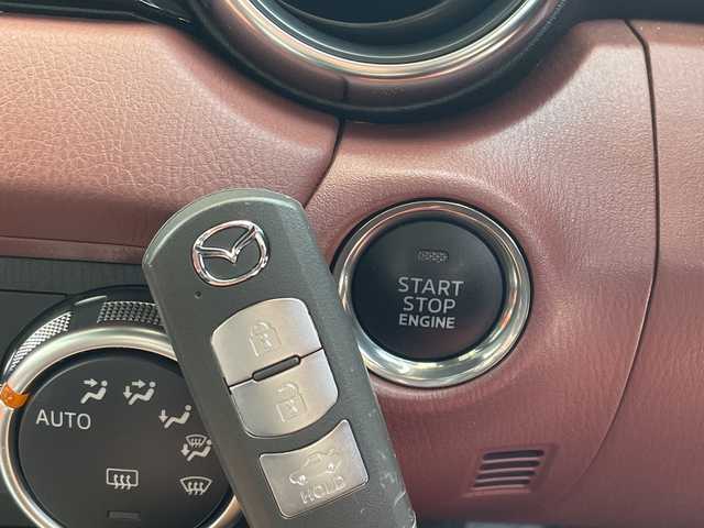 マツダ ロードスター ＲＦ VS 愛知県 2017(平29)年 3.8万km ブルーリフレックスマイカ プレミアムサウンドBOSE/純正ナビ/シートヒーター/バックカメラ/純正アルミホイール/ETC/ブラインドスポットモニター/LEDヘッドライト/ETC/パドルシフト/レーンキープアシスト/ドライブレコーダー/フルセグ/CD DVD/Bluetooth/ステアリングスイッチ/スマートキー/プッシュスタート