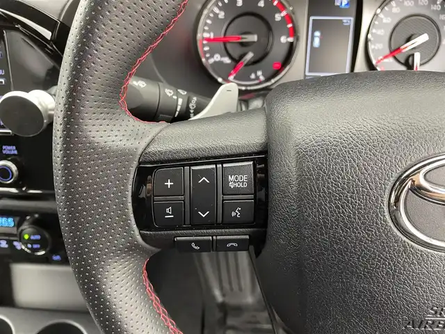 トヨタ ハイラックス Z GRスポーツ 宮城県 2023(令5)年 2.5万km スーパーホワイトⅡ 純正ナビ　/全周囲カメラ　/純正ベッドライナー　/トノカバー　/ＲＡＹＳ１７インチアルミ　/フロントリフトアップ　/ＴＯＹＯＴＡデカール　/オーバーフェンダー　/専用レッドキャリパー/純正ラバーマット/パワーシート　/ハーフレザーシート/ＥＴＣ　/前後ドライブレコーダー/アダプティブクルーズコントロール/プリクラッシュセーフティ/レーンディパーチャーアラート /クリアランスソナー/禁煙車