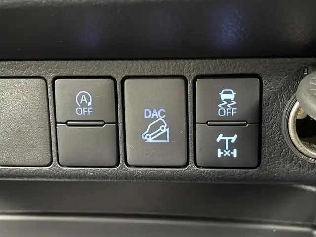 トヨタ ハイラックス Z GRスポーツ 宮城県 2023(令5)年 2.5万km スーパーホワイトⅡ 純正ナビ　/全周囲カメラ　/純正ベッドライナー　/トノカバー　/ＲＡＹＳ１７インチアルミ　/フロントリフトアップ　/ＴＯＹＯＴＡデカール　/オーバーフェンダー　/専用レッドキャリパー/純正ラバーマット/パワーシート　/ハーフレザーシート/ＥＴＣ　/前後ドライブレコーダー/アダプティブクルーズコントロール/プリクラッシュセーフティ/レーンディパーチャーアラート /クリアランスソナー/禁煙車