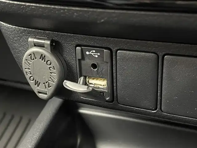 トヨタ ハイラックス Z GRスポーツ 宮城県 2023(令5)年 2.5万km スーパーホワイトⅡ 純正ナビ　/全周囲カメラ　/純正ベッドライナー　/トノカバー　/ＲＡＹＳ１７インチアルミ　/フロントリフトアップ　/ＴＯＹＯＴＡデカール　/オーバーフェンダー　/専用レッドキャリパー/純正ラバーマット/パワーシート　/ハーフレザーシート/ＥＴＣ　/前後ドライブレコーダー/アダプティブクルーズコントロール/プリクラッシュセーフティ/レーンディパーチャーアラート /クリアランスソナー/禁煙車