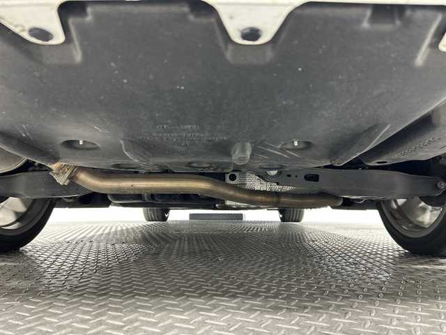 レクサス ＥＳ 300h Fスポーツ 神奈川県 2018(平30)年 2.3万km ホワイトノーヴァガラスフレーク ムーンルーフ/純正ナビゲーション/フルセグ　Bluetooth　CD DVD　SD　AUX　USB　Miracast/ハンズフリーパワートランクグリッド/ヘッドアップディスプレイ/デジタルインナーミラー/ブラインドスポットモニター/パーキングサポートブレーキ/セーフティシステムプラス/プリクラッシュセーフティ/レーントレーシングアシスト/アダブティブハイビームシステム/レーダークルーズコントロール/ロードサインアシスト/革巻きステアリング/ステアリングスイッチ/ステアリングヒーター/パドルシフト/合皮スポーツシート/前席パワーシート/シートヒーター/ベンチレーション/運転席ポジションメモリー/リア電動サンシェード/社外前方ドライブレコーダー/純正ビルトインETC2.0/電動パーキングブレーキ/オートブレーキホールド/プッシュスタート/スマートキー/純正リアスポイラー/純正19インチアルミホイール/3眼フルLEDヘッドランプ/オートライト/フロントフォグランプ