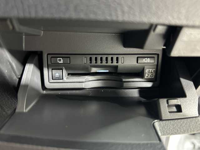 レクサス ＥＳ 300h Fスポーツ 神奈川県 2018(平30)年 2.3万km ホワイトノーヴァガラスフレーク ムーンルーフ/純正ナビゲーション/フルセグ　Bluetooth　CD DVD　SD　AUX　USB　Miracast/ハンズフリーパワートランクグリッド/ヘッドアップディスプレイ/デジタルインナーミラー/ブラインドスポットモニター/パーキングサポートブレーキ/セーフティシステムプラス/プリクラッシュセーフティ/レーントレーシングアシスト/アダブティブハイビームシステム/レーダークルーズコントロール/ロードサインアシスト/革巻きステアリング/ステアリングスイッチ/ステアリングヒーター/パドルシフト/合皮スポーツシート/前席パワーシート/シートヒーター/ベンチレーション/運転席ポジションメモリー/リア電動サンシェード/社外前方ドライブレコーダー/純正ビルトインETC2.0/電動パーキングブレーキ/オートブレーキホールド/プッシュスタート/スマートキー/純正リアスポイラー/純正19インチアルミホイール/3眼フルLEDヘッドランプ/オートライト/フロントフォグランプ