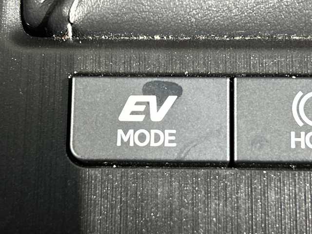 レクサス ＥＳ 300h Fスポーツ 神奈川県 2018(平30)年 2.3万km ホワイトノーヴァガラスフレーク ムーンルーフ/純正ナビゲーション/フルセグ　Bluetooth　CD DVD　SD　AUX　USB　Miracast/ハンズフリーパワートランクグリッド/ヘッドアップディスプレイ/デジタルインナーミラー/ブラインドスポットモニター/パーキングサポートブレーキ/セーフティシステムプラス/プリクラッシュセーフティ/レーントレーシングアシスト/アダブティブハイビームシステム/レーダークルーズコントロール/ロードサインアシスト/革巻きステアリング/ステアリングスイッチ/ステアリングヒーター/パドルシフト/合皮スポーツシート/前席パワーシート/シートヒーター/ベンチレーション/運転席ポジションメモリー/リア電動サンシェード/社外前方ドライブレコーダー/純正ビルトインETC2.0/電動パーキングブレーキ/オートブレーキホールド/プッシュスタート/スマートキー/純正リアスポイラー/純正19インチアルミホイール/3眼フルLEDヘッドランプ/オートライト/フロントフォグランプ