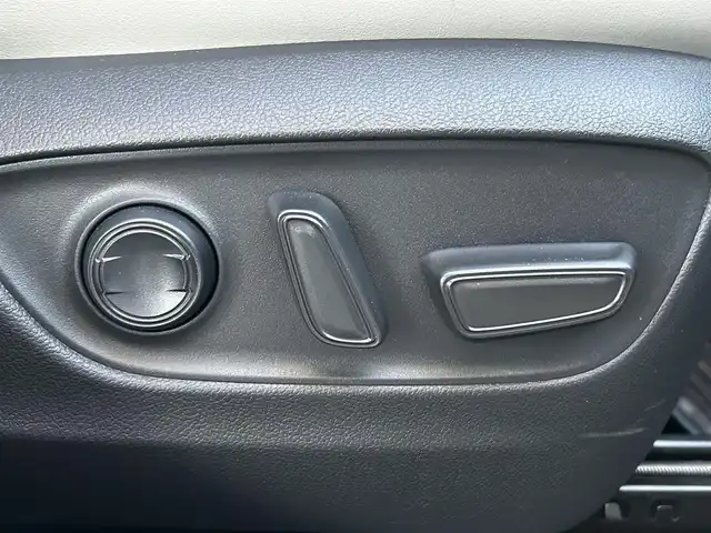 トヨタ ＲＡＶ４ G 岩手県 2021(令3)年 2.4万km ホワイトパールクリスタルシャイン ４ＷＤ　/純正9型ナビ　/(フルセグTV、BT。Miracast)/レーダークルコン　/白革シート　/ＥＴＣ　/バックカメラ　/サイドカメラ/全方位モニター　/ＴＶキャンセラー　/社外ドラレコ　/運転席パワーシート/前席シートヒーター　/シートメモリ/ステアリングヒーター　/電動リアゲート　/オートハイビーム/純正AW冬タイヤセット有/フロアゴムマット/革巻きステアリング/12V/120Wソケット/衝突軽減装置/USB×5/横滑り防止装置/スマートキー×2/保証書 取説