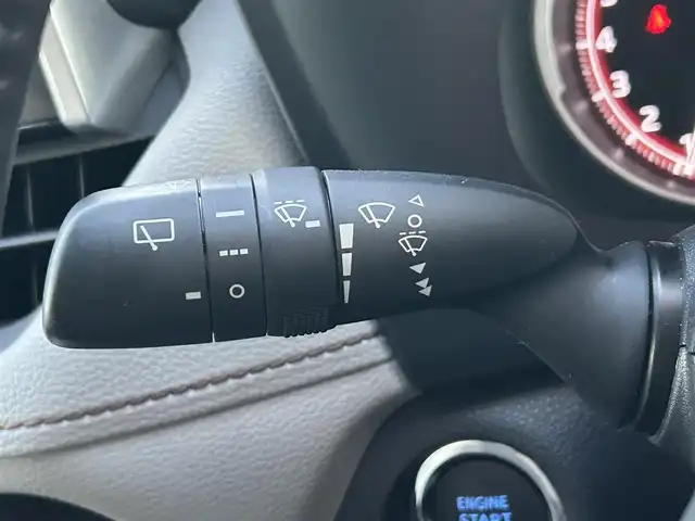 トヨタ ＲＡＶ４ G 岩手県 2021(令3)年 2.4万km ホワイトパールクリスタルシャイン ４ＷＤ　/純正9型ナビ　/(フルセグTV、BT。Miracast)/レーダークルコン　/白革シート　/ＥＴＣ　/バックカメラ　/サイドカメラ/全方位モニター　/ＴＶキャンセラー　/社外ドラレコ　/運転席パワーシート/前席シートヒーター　/シートメモリ/ステアリングヒーター　/電動リアゲート　/オートハイビーム/純正AW冬タイヤセット有/フロアゴムマット/革巻きステアリング/12V/120Wソケット/衝突軽減装置/USB×5/横滑り防止装置/スマートキー×2/保証書 取説