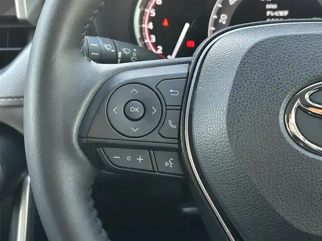 トヨタ ＲＡＶ４ G 岩手県 2021(令3)年 2.4万km ホワイトパールクリスタルシャイン ４ＷＤ　/純正9型ナビ　/(フルセグTV、BT。Miracast)/レーダークルコン　/白革シート　/ＥＴＣ　/バックカメラ　/サイドカメラ/全方位モニター　/ＴＶキャンセラー　/社外ドラレコ　/運転席パワーシート/前席シートヒーター　/シートメモリ/ステアリングヒーター　/電動リアゲート　/オートハイビーム/純正AW冬タイヤセット有/フロアゴムマット/革巻きステアリング/12V/120Wソケット/衝突軽減装置/USB×5/横滑り防止装置/スマートキー×2/保証書 取説
