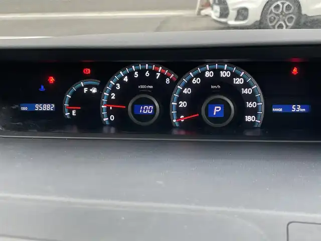 トヨタ ヴォクシー X Lエディション 島根県 2011(平23)年 9.6万km ホワイトパールクリスタルシャイン 社外メモリナビ　/(地デジＴＶ/ＤＶＤ再生)/ＥＴＣ　/バックカメラ　/片側パワースライドドア　/スマートキー/プッシュスタート　/純正ＨＩＤヘッドライト　/純正フロアマット　/社外１５インチアルミホイール/サマータイヤ積み込み/・205/50/ZR17/・溝3ミリ/・社外アルミホイール